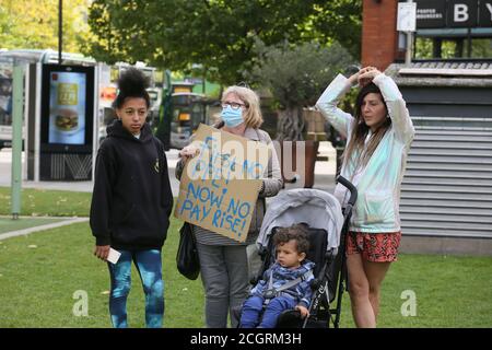 Manchester, Royaume-Uni. 12 septembre 2020. Un rassemblement de protestation socialement distancé du NHS « Pay Up Now » a lieu à Piccadilly Gardens, Manchester. Manchester, Royaume-Uni. Credit: Barbara Cook/Alay Live News Banque D'Images