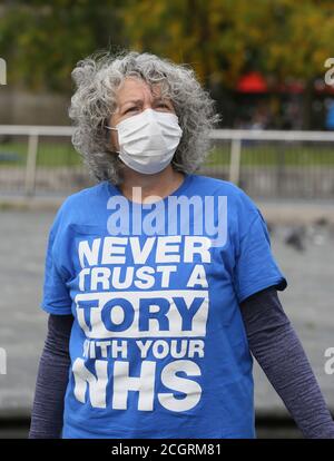 Manchester, Royaume-Uni. 12 septembre 2020. Un rassemblement de protestation socialement distancé du NHS « Pay Up Now » a lieu à Piccadilly Gardens, Manchester. Manchester, Royaume-Uni. Credit: Barbara Cook/Alay Live News Banque D'Images