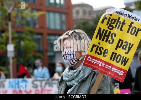 Manchester, Royaume-Uni. 12 septembre 2020. Un rassemblement de protestation socialement distancé du NHS « Pay Up Now » a lieu à Piccadilly Gardens, Manchester. Manchester, Royaume-Uni. Credit: Barbara Cook/Alay Live News Banque D'Images