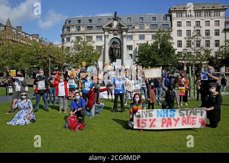 Manchester, Royaume-Uni. 12 septembre 2020. Un rassemblement de protestation socialement distancé du NHS « Pay Up Now » a lieu à Piccadilly Gardens, Manchester. Manchester, Royaume-Uni. Credit: Barbara Cook/Alay Live News Banque D'Images