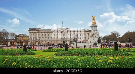 Buckingham Palace, Londres, Royaume-Uni, 2018. Panorama de Buckingham Palace qui est la résidence de Londres de HM Queen Elizabeth II,. C'est un bâtiment emblématique W Banque D'Images