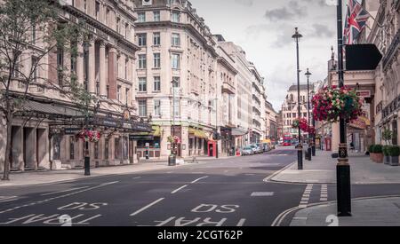 Des routes désertes de Piccadilly, Londres, Royaume-Uni pendant la pandémie de Covid-19. Banque D'Images