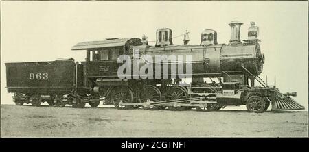 . Le génie ferroviaire et de locomotive : une revue pratique de la force motrice ferroviaire et du matériel roulant . ^ po.épaisseur de la couronne, /„ po.épaisseur du tube, ;4 po.épaisseur du côté, ^ po.roues, diam. Du camion, 3J po. OFFRE. Capacité, 5,000 gals ; cadre, chêne blanc.camions, type arceau ; roues, dia. 3310.soupapes de sécurité, 2, 2^4 in., muclassé.lubrificateurs, n° q. triple voyant d'alimentation.freins. Westinghouse American.Boiler Covering, Magnesia.Injectors, i n° 9 et I n° 10, lever.ressorts, demi-elliptiques; poutres de frein, fer. ROGERS CONSOLID.TION POUR LE CHEMIN DE FER LOUISVII,I,E & NASHVILLE. A BONDI SUR LE Banque D'Images