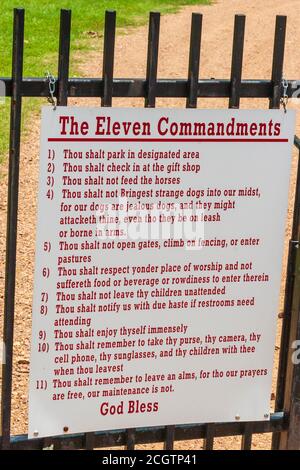 11 signe de Commandements à l'entrée du monastère de Brenham, Texas, où Poor Clare cloître les Nuns élevés chevaux miniatures. (Le monastère est maintenant fermé) Banque D'Images