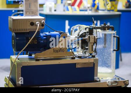 RIGA, LETTONIE. 12 septembre 2020. Produit de la société Tapflo. Le Groupe Tapflo est un fabricant suédois indépendant et familial et fournisseur mondial de pompes à membrane, de pompes centrifuges et d'autres équipements de processus industriels. Exposition internationale DE RIGA FOOD 2020. Banque D'Images