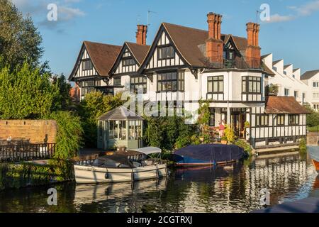 Marlow, un marché pittoresque de Buckinghamshire, Angleterre, Royaume-Uni, sur la Tamise Banque D'Images