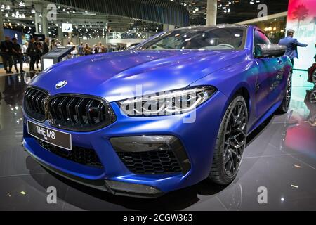 FRANCFORT, ALLEMAGNE - 11 septembre 2019 : le nouveau modèle de voiture BMW M8 a été présenté au salon automobile IAA de Francfort 2019. Banque D'Images