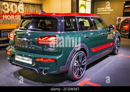 FRANCFORT, ALLEMAGNE - SEP 11, 2019: Nouveau modèle de voiture Mini Cooper Clubman présenté au salon de l'automobile IAA de Francfort 2019. Banque D'Images