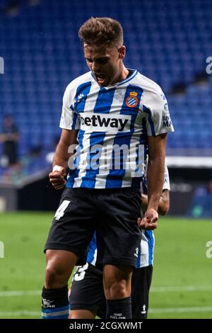 Barcelone, Espagne. 12 septembre 2020. Oscar Melendo du RCD Espanyol célèbre le but lors du match de football de la Liga Smartbank 2020-2021 entre le RCD Espanyol et Albacete à Barcelone, Espagne, le 12 septembre 2020. RCD Espanyol a gagné 3-0. Crédit : Joan Gosa/Xinhua/Alay Live News Banque D'Images