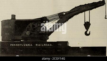 . Maître mécanicien de chemin de fer [microforme] . roues en acier de 33 pouces de diamètre. Quatre nids de ressorts spiralés sont utilisés pour soutenir chaque traverse, des roulements latéraux à rouleaux sont également fournis. Les mouvements de levage principal, auxiliaire et de la flèche sont indépendants l'un de l'autre, étant actionnés par des trains d'engrenages indépendants, et sont fournis avec des freins indépendants.les stabilisateurs télescopiques sont utilisés pour assurer la stabilité du lavoir avec ses diverses charges. Dans aucun des trois mouvements, n'importe quelle marque d'utilisation de cliquets ou d'autres dispositifs pour maintenir des charges en attente sus. Le tambour de la corde de levage principale est detrès grand c Banque D'Images