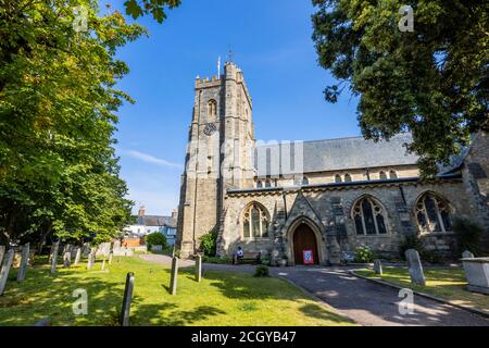 Le clocher de l'église paroissiale de Sidmouth, dont la tour date du XVe siècle, Sidmouth, une ville côtière de Devon sur la côte jurassique Banque D'Images