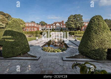 Inverforth House (anciennement appelée la colline) est une grande maison isolée cachée à Hampstead, Londres. Banque D'Images