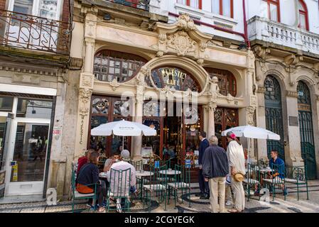 Cafe Majestic, l'un des plus beaux cafés du monde, à Porto, Portugal Banque D'Images