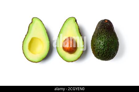 Vue de dessus d'Avocado isolé sur fond blanc. Avocat vert frais mûr Banque D'Images