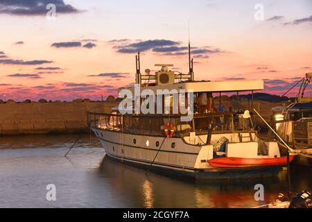 Les yachts amarrés dans le vieux port de Jaffa Banque D'Images