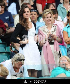 Catherine Middleton et ses amis. Championnats de tennis de Wimbledon, Londres. 28 JUN 2008 IMAGE CRÉDIT : © MARK PAIN /ALAMY STOCK IMAGE Banque D'Images