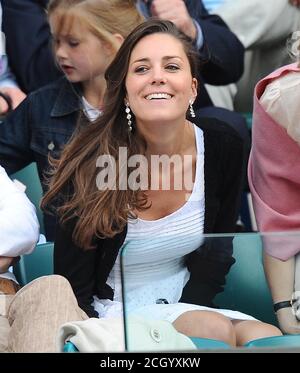 Catherine Middleton et ses amis. Championnats de tennis de Wimbledon, Londres. 28 JUN 2008 IMAGE CRÉDIT : © MARK PAIN /ALAMY STOCK IMAGE Banque D'Images