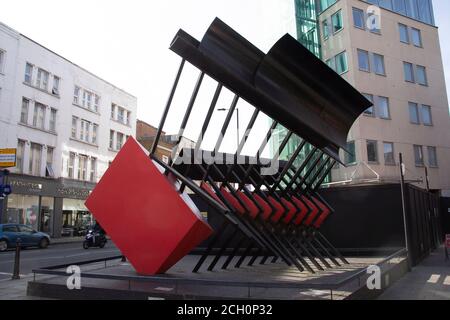 Clarion Sculpture par Philip King, Fulham Broadway, Londres SW6, Royaume-Uni Banque D'Images