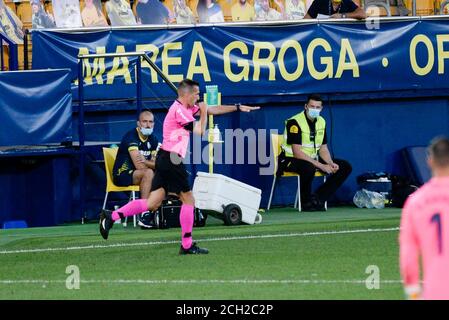 FOOTBALL - VILLARREAL VS HUESCA Var en action pendant la ligue espagnole, la Liga, match de football entre Villarreal et Huesca le 13 septembre 2020 au stade Ceramica à Castellon, Espagne. Foto: Xisco Navarro crédit: CORDEL PRESS/Alay Live News Banque D'Images