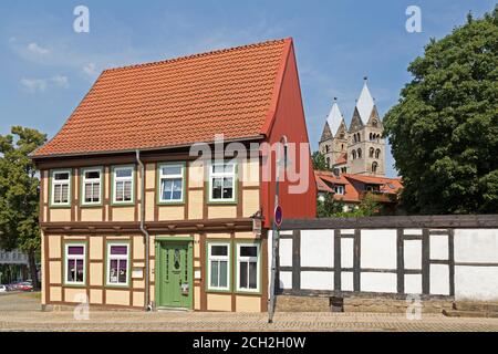 Eglise notre-Dame, maison de cadre, Halberstadt, Saxe Anhalt, Allemagne Banque D'Images