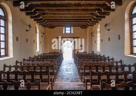 Autel à l'intérieur de l'église à Mission San Francisco de la Espada à San Antonio, Texas, Etats-Unis. La Mission fait partie des missions de San Antonio UNESCO World H. Banque D'Images