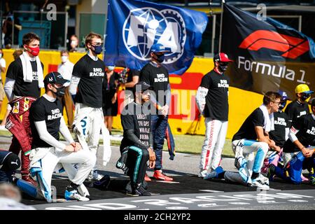 Florence, Italie. 13 septembre 2020. Cérémonie de fin de racisme, HAMILTON Lewis (gbr), Mercedes AMG F1 GP W11 Hybrid EQ Power+, portrait pendant la Formule 1 Pirelli Gran Premio Della Toscana Ferrari 1000, 2020 Grand Prix de Toscane, du 11 au 13 septembre 2020 sur l'Autodromo Internazionale del Mugello, à Scarperia e San Piero, près de Florence, Italie - photo Florent Gooden / DPPI crédit: LM/DPPI/Florent Gooden/Alamy Live News crédit: Gruppo Editoriale LiveMedia/Alamy Live News Banque D'Images
