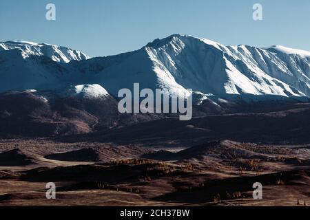 Nord de la crête de Chui des montagnes de l'Altaï en Russie. Banque D'Images
