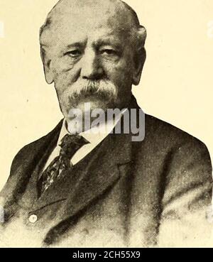 . Le journal de chemin de fer de rue . ent sous lequel la compagnie de traction commencera immédiatement les travaux de connexion de ses voies avec celles du chemin de fer de la rue nouvellement acquis. Une ordonnance a été adoptée accordant la fran-chise, et les représentants de la société traction ont envesignifié l'intention de cette société d'accepter les conditions. Exception faite, l'ordonnance est identique à celle adoptée par le Conseil et approuvée par le maire Teague il y a plusieurs semaines. Cette exception faisait référence à la disposition relative à l'émission de livres de vingt-quatre billets à vendre pour 1 $. TH Banque D'Images