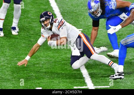 Detroit, États-Unis. 13 septembre 2020. DETROIT, MI - SEPTEMBRE 13 : Chicago Bears QB Mitchell Trubisky (10) joue le ballon pendant le match NFL entre Chicago Bears et Detroit Lions le 13 septembre 2020 à Ford Field à Detroit, MI (photo d'Allan Dranberg/Cal Sport Media) crédit : CAL Sport Media/Alay Live News Banque D'Images