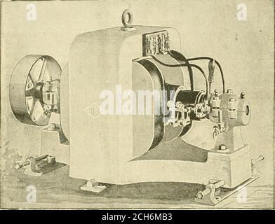 . La revue de chemin de fer de rue. - The Detroit Elec-trical Works to Posseius Bros. Furniture Company, deDetroit, qui machine, bien que l'un des plus anciens, a été équipé de leurs porte-balais améliorés et de balais de commutation de voiture-bon. Après 16 mois d'utilisation, chaque jour ouvrable^ pendant lequel la machine fonctionnait à 398 tert^^fe^«^«^«^«^ » chaque soir, le jeu original de brosses fournies avec la machine était toujours en service et non un tiers usé, tandis que le commutateur lui-même, bien que vitrifié par une longue utilisation, aucun signe d'usure réel n'a été montré lors de l'application d'une règle de précision sur le même. Banque D'Images