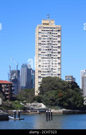 North Sydney Blues point Tower Milsons point en plein soleil Tiré de l'architecture de la réserve Sawmilters des années 1960 Harry Seidler, Nouvelle-Galles du Sud Banque D'Images