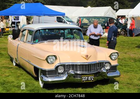 Une Cadillac deux portes des années 1950 à la foire du décor de Henley-on-Thames, au Royaume-Uni Banque D'Images