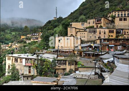 Vue sur les maisons mitoyennes, Masuleh, province de Gilan, Iran Banque D'Images