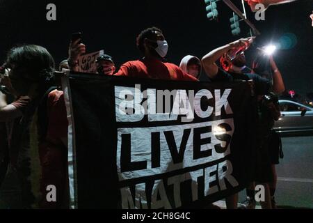 Henderson, Nevada, États-Unis. 13 septembre 2020. Le soutien du président Trump et le soutien de Black Live sont des interactions. Crédit: albert halim/Alay Live News Banque D'Images