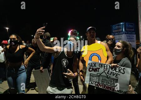 Henderson, Nevada, États-Unis. 13 septembre 2020. Le soutien du président Trump et le soutien de Black Live sont des interactions. Crédit: albert halim/Alay Live News Banque D'Images