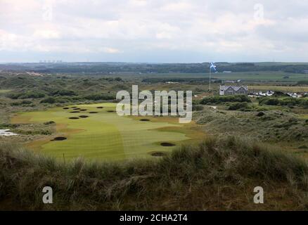 Vue générale sur le parcours et le pavillon de golf de Trump International Golf Links à Balmetie près d'Aberdeen. Banque D'Images