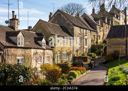 Belles cotswold cottages en pierre le long de Chipping Steps, Tetbury, Gloucestershire, Royaume-Uni Banque D'Images