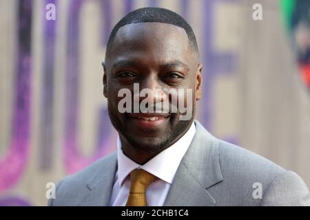 Adewale Akinnuoye-Agbaje arrive pour la première européenne du suicide Squad, à l'Odeon Leicester Square, Londres. Banque D'Images