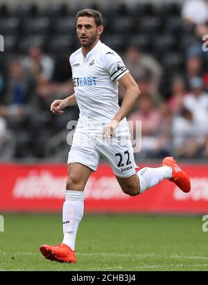 Angel Rangel de Swansea City, lors du match amical d'avant-saison au Liberty Stadium, Swansea. APPUYEZ SUR ASSOCIATION photo. Date de la photo: Samedi 6 août 2016. Voir PA Story FOOTBALL Swansea. Le crédit photo devrait se lire comme suit : Nick Potts/PA Wire. RESTRICTIONS : UTILISATION ÉDITORIALE UNIQUEMENT utilisation non autorisée avec des fichiers audio, vidéo, données, listes de présentoirs, logos de clubs/ligue ou services « en direct ». Utilisation en ligne limitée à 75 images, pas d'émulation vidéo. Aucune utilisation dans les Paris, les jeux ou les publications de club/ligue/joueur unique. Banque D'Images