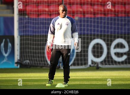 Real Madrid Assistant Coach Hamidou Msaidie à Lerkendal Stadion in Trondheim lors de la session d'entraînement du Real Madrid avant de jouer à Séville Dans la Super coupe d'Europe de l'UEFA Banque D'Images