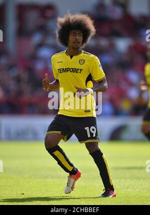 Hamza Choudhury de Burton Albion Banque D'Images