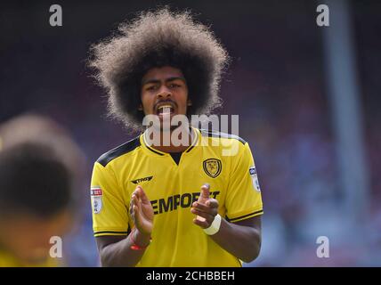 Hamza Choudhury de Burton Albion Banque D'Images