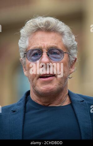 Roger Daltrey assiste à une séance photo au Royal Albert Hall, à Londres, pour dévoiler 11 pierres gravées reconnaissant les personnes clés de l'histoire du bâtiment avant son 150e anniversaire. APPUYEZ SUR ASSOCIATION photo. Date de la photo: Mardi 4 septembre 2018. Ceux qui sont honorés avec le Royal Albert Hall starsÊÐ avec une pierre gravée surmontée d'une étoile en laiton Ð comprennent la Reine Victoria, les Suffragettes, Adele, ÊSir Winston Churchill, ÊDame Shirley Bassey, Roger Daltrey (pour les spectacles de l'Enage cancer Trust) et Eric Clapton (les plus grands titres jamais présentés). Crédit photo devrait se lire: Dominic Lipin Banque D'Images