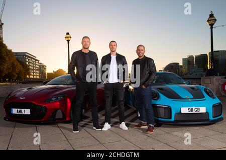 (De gauche à droite) Andrew 'Freddie' Flintop, Paddy McGuinness et Chris Harris avec un Aston Martin DBS Superleggera et une Porsche 911 GT2 RS au Billingsgate Market, Londres, comme ils sont révélés comme la nouvelle gamme de présentation de BBC Top Gear, Prendre la barre de Matt LeBlanc dont la série finale sera diffusée début 2019 sur BBC Two. Banque D'Images