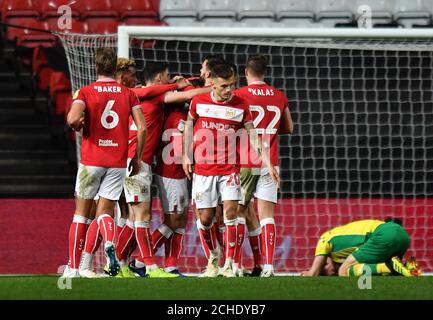 Famara Diedhiou, de Bristol City, célèbre son but lors du match du championnat Sky Bet à Ashton Gate, Bristol. Banque D'Images