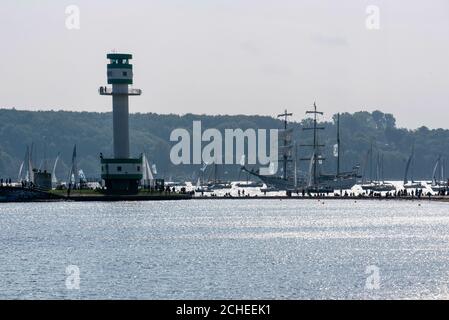 KIEL, ALLEMAGNE - 12 SEPTEMBRE 2020 : à la fin de la semaine Kiel 2020, un défilé de windjammer a eu lieu sur le fjord de Kiel. Banque D'Images