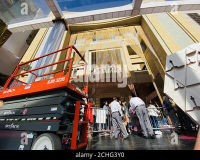 Une vue générale du tapis rouge mis en place avant les 2020 Academy Awards à Los Angeles, en Californie Banque D'Images