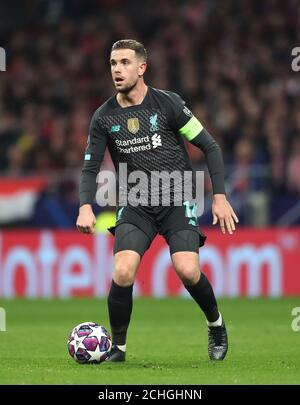 Jordan Henderson de Liverpool lors de la ronde de 16 matchs de première jambe de la Ligue des Champions de l'UEFA à Wanda Metropolitano, Madrid. Banque D'Images