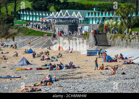 Swansea, pays de Galles, 14 septembre 2020 UNE plage de sable très fréquentée à Langland Bay, à Swansea, tandis que le Royaume-Uni se prélasser sous le soleil glorieux de septembre. Banque D'Images