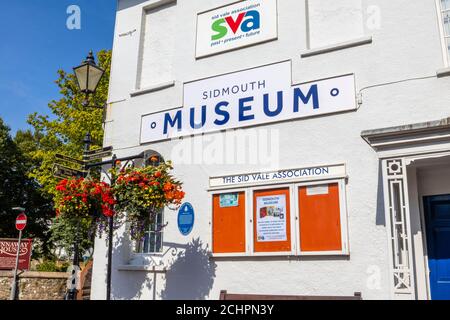 Vue sur le musée Sidmouth de Hope Cottage, une attraction locale populaire à Sidmouth, une ville côtière de Devon sur le site du patrimoine mondial de la côte jurassique Banque D'Images